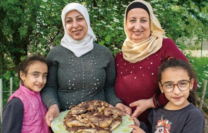 Refugees share their favorite dishes in book and photo exhibition Aan Tafel! (rant)