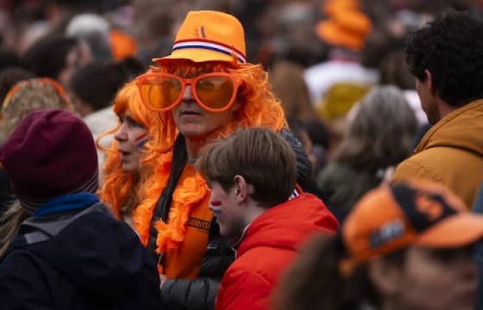 Live King’s Day | First Orange fans already in Emmen, Rutte congratulates the king