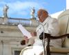 Pope at Audience: Live faith, hope and charity, to merit eternal life