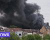 Fire breaks out in warehouse in Sint-Pieters-Leeuw, plume of smoke can be seen far into the area