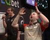 VIDEO. Hello croquette! Dimitri Van den Bergh with a masterful finish to the second round of the Austrian Darts Open