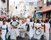 Colorful procession of ‘ancient Greeks’ carries stolen fire from the Krook to Sint-Baafsplein (Ghent)
