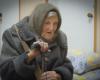 98-year-old Ukrainian woman walks 10 kilometers in slippers and walking stick to escape Russians