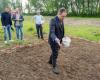 Bart De Wever sows hemp, not for his own use but to remove PFAS from the ground at the fire station in the port (Antwerp)