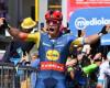 Jonathan Milan gets his weight: Italian sprints to stage victory and takes over the points jersey from Tim Merlier
